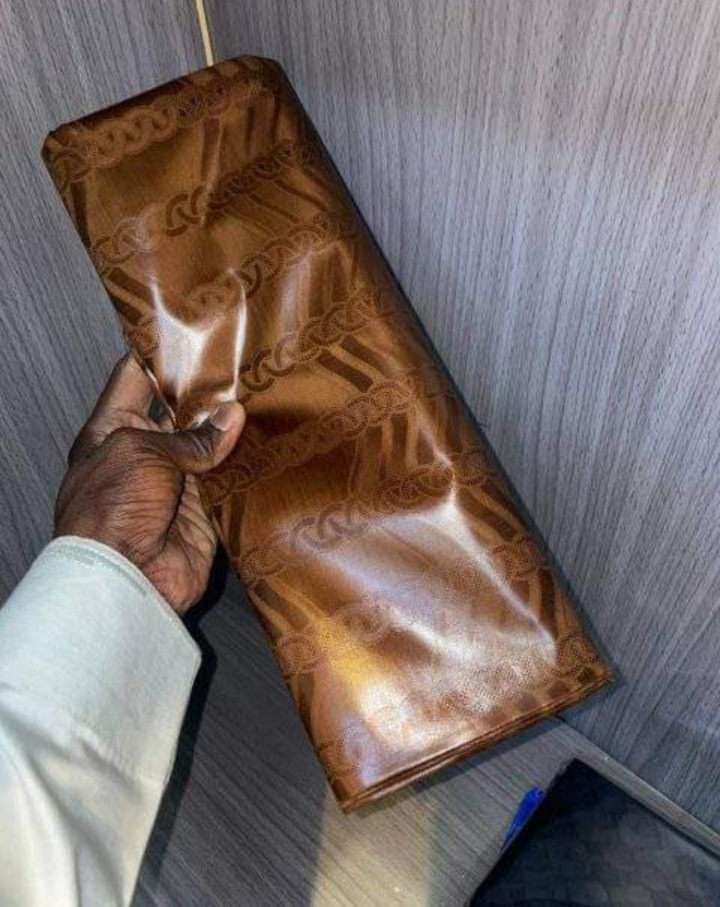 Bazin riche  de qualité disponible 