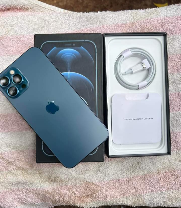 iPhone 12 pro max en vente