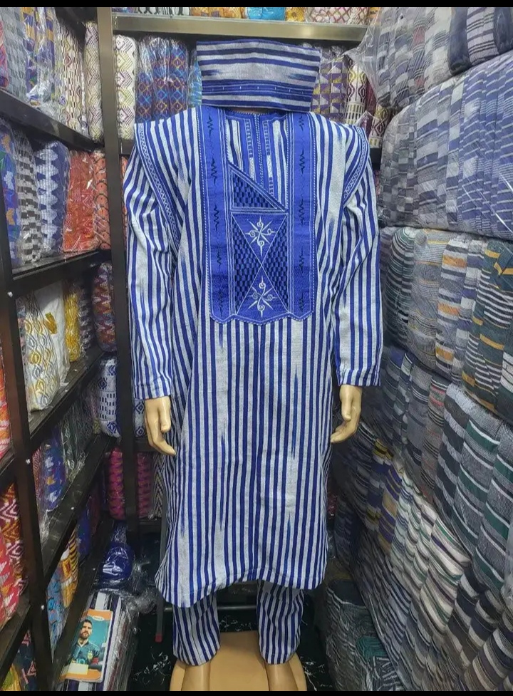 Ensemble danfani cousu en vente 